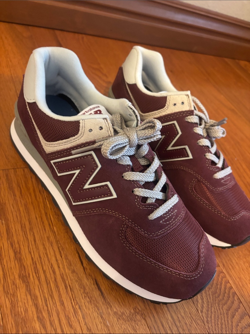 NWOT - Women's 574 Suede Retro Sneakers - 10.5 - Picture 3 of 14